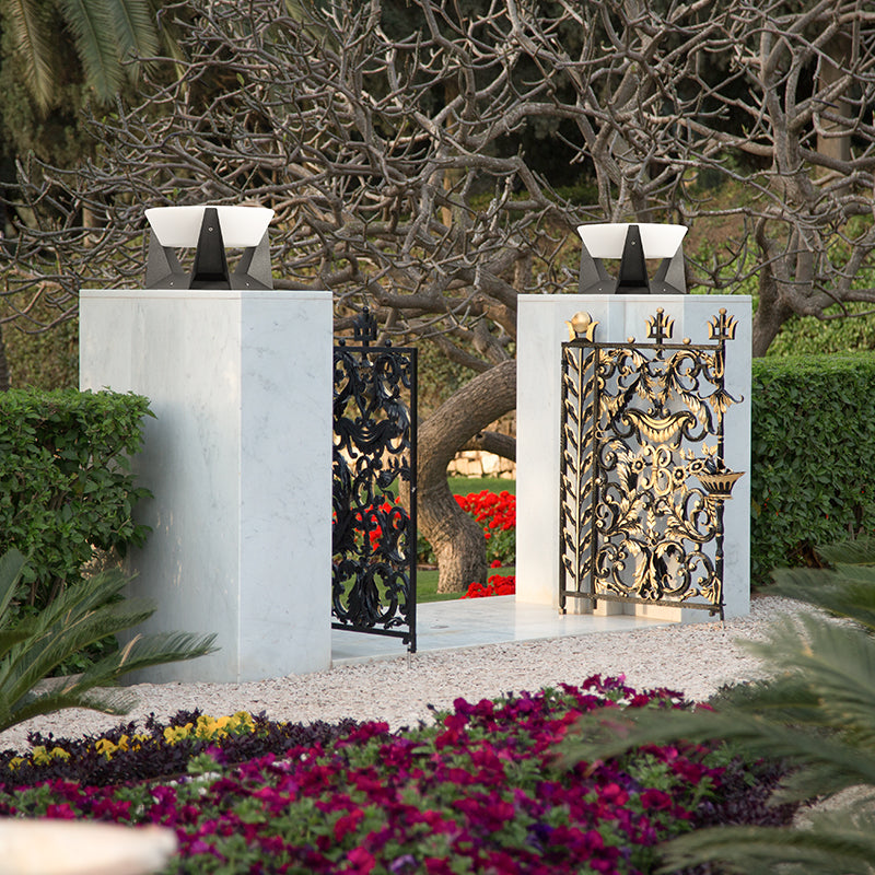 Lights of Scandinavia - Tesla - Tesla - IP65 Waterproof outdoor solar-powered landscape light. Warm light(3000K) LED with >30 000 hours of lifetime. Comes with remote control. Easy to install and maintain. Perfect for creating a mood in a garden, or as decoration by the pool, on gates, etc.