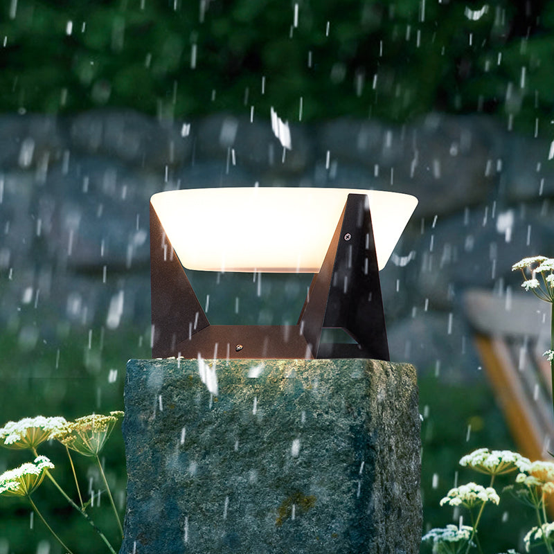 Lights of Scandinavia - Tesla - Tesla - IP65 Waterproof outdoor solar-powered landscape light. Warm light(3000K) LED with >30 000 hours of lifetime. Comes with remote control. Easy to install and maintain. Perfect for creating a mood in a garden, or as decoration by the pool, on gates, etc.