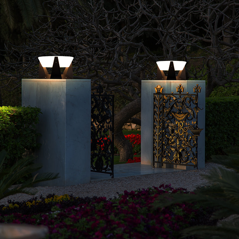 Lights of Scandinavia - Tesla - Tesla - IP65 Waterproof outdoor solar-powered landscape light. Warm light(3000K) LED with >30 000 hours of lifetime.  Comes with remote control. Easy to install and maintain.  Perfect for creating a mood in a garden, or as decoration by the pool, on gates, etc.